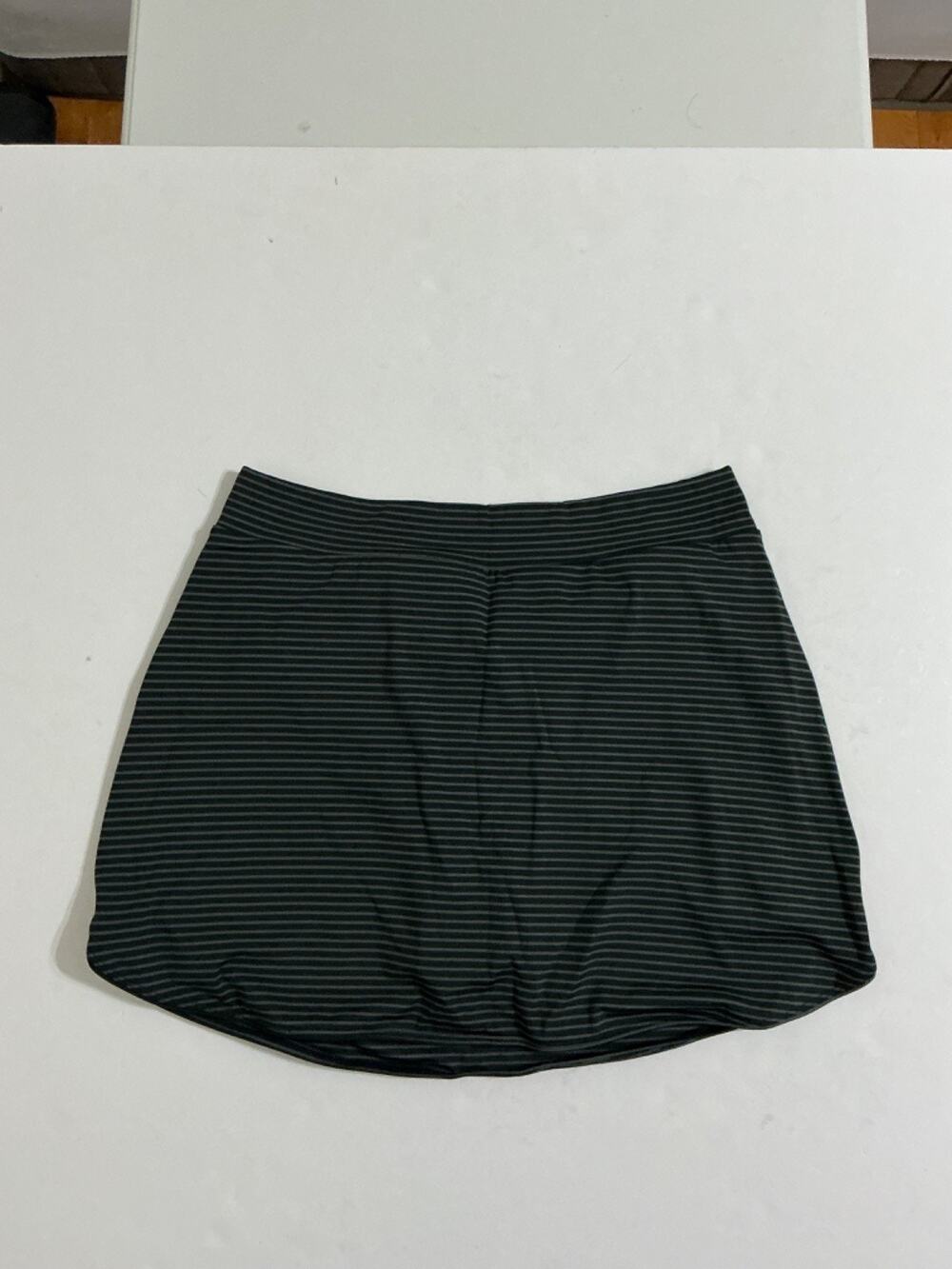 Halara Womens L Striped Athletic Skort Black Gray Tennis Golf Skirt NWT